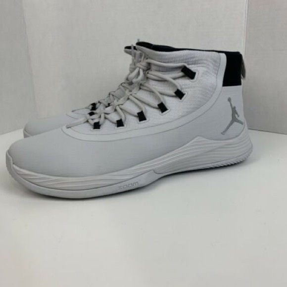 Jordan Ultra Fly 2 TB, Platinum/Metallic Silver - Picture 2 of 2